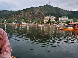 THE ESSSE HOTEL