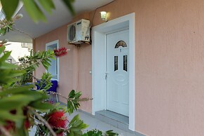 Sunny Villa
