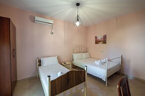 Sunny Villa