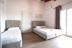 Sunny Villa
