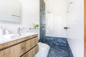 New Stylish 3BR Villa With Private Pool Terrace