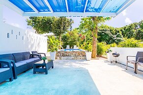 New Stylish 3BR Villa With Private Pool Terrace