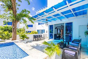 New Stylish 3BR Villa With Private Pool Terrace