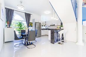 New Stylish 3BR Villa With Private Pool Terrace