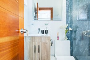New Stylish 3BR Villa With Private Pool Terrace