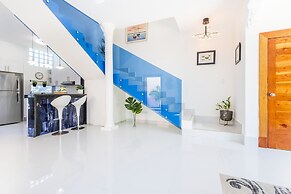 New Stylish 3BR Villa With Private Pool Terrace