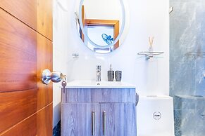 New Stylish 3BR Villa With Private Pool Terrace
