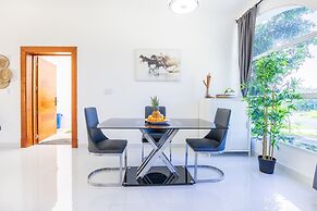 New Stylish 3BR Villa With Private Pool Terrace