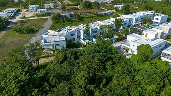 New Stylish 3BR Villa With Private Pool Terrace