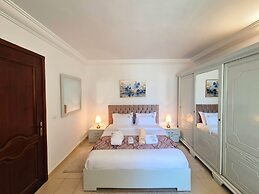 L'Orchidée - Luxury Suites