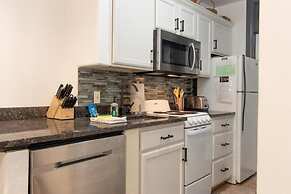 7 guests 2BR 2BA