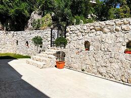 Cozy Karuc Home
