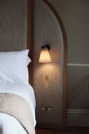 Empire Hotel