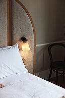 Empire Hotel