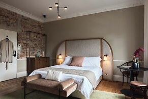 Empire Hotel