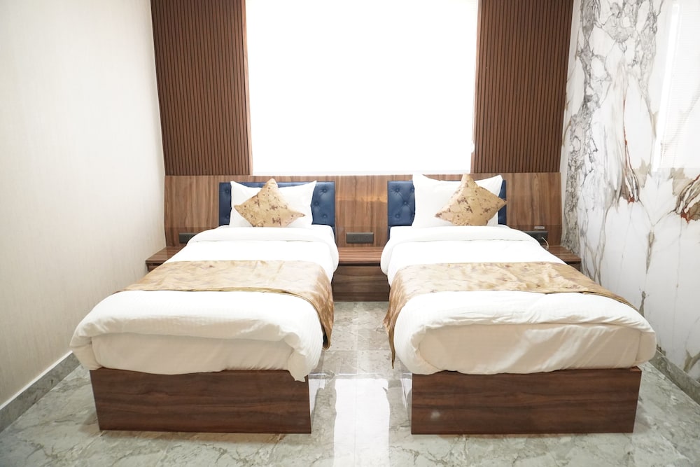 Sky Hotel & Resort
