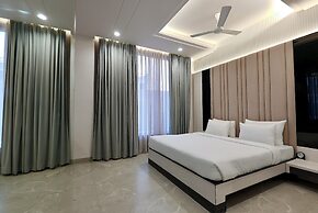 Elinor Hotel