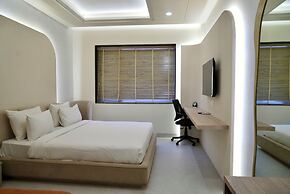Elinor Hotel