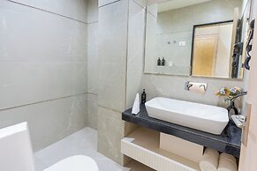 Elinor Hotel