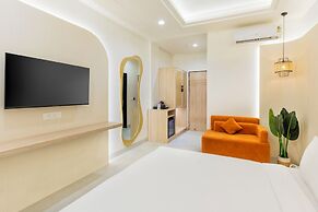 Elinor Hotel
