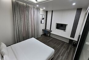 Elinor Hotel