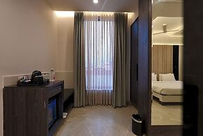 Elinor Hotel