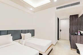 Elinor Hotel