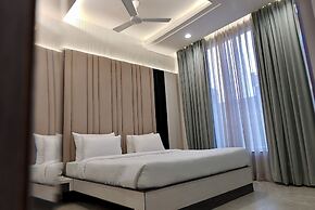 Elinor Hotel