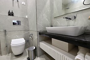 Elinor Hotel