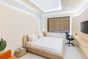 Elinor Hotel