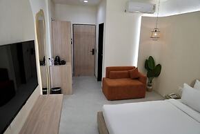 Elinor Hotel