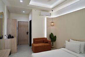 Elinor Hotel