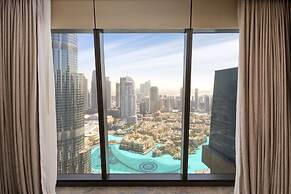 Luxury Apt w Spectacular Burj Khalifa Views