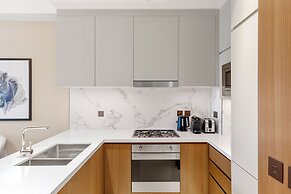 Luxury Apt w Spectacular Burj Khalifa Views