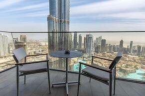 Luxury Apt w Spectacular Burj Khalifa Views