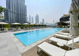 Luxury Apt w Spectacular Burj Khalifa Views