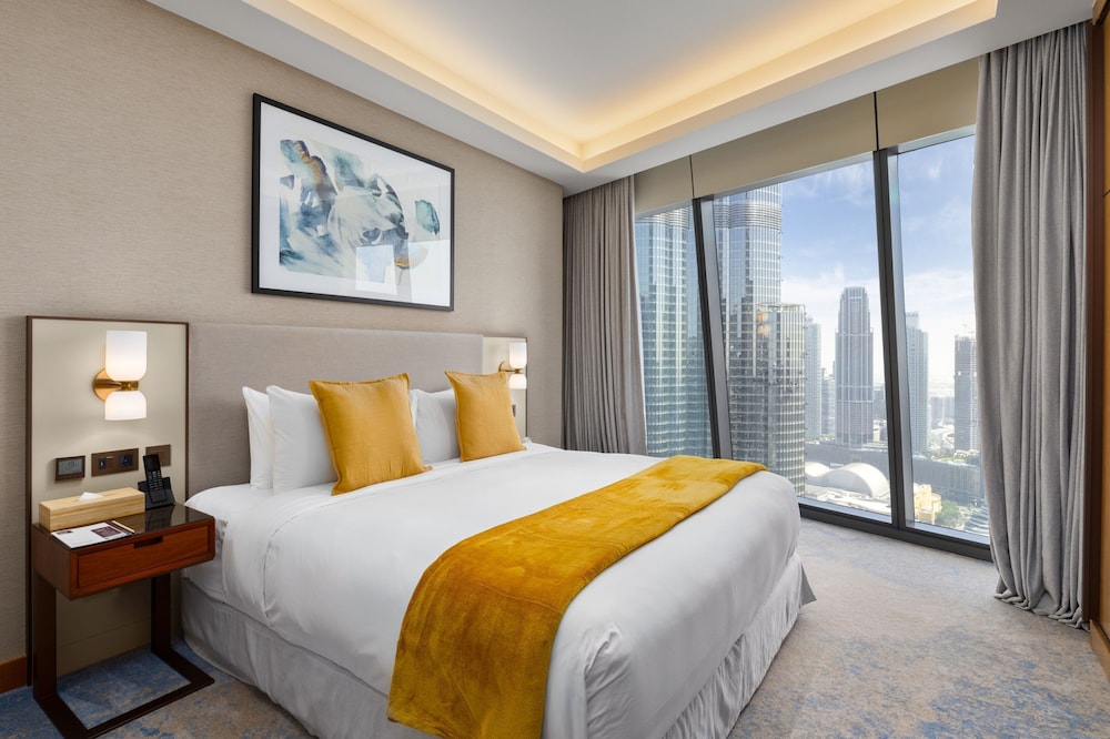 Luxury Apt w Spectacular Burj Khalifa Views