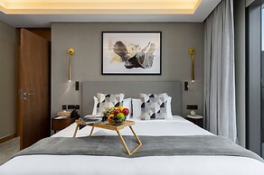Luxury Apt w Spectacular Burj Khalifa Views