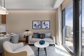 Luxury Apt w Spectacular Burj Khalifa Views
