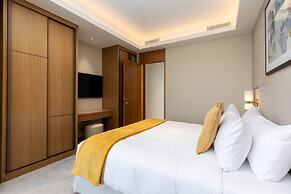 Luxury Apt w Spectacular Burj Khalifa Views
