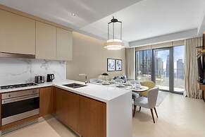 Luxury Apt w Spectacular Burj Khalifa Views