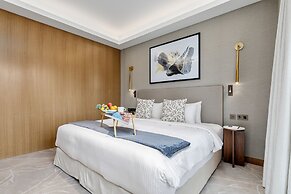 Luxury Apt w Spectacular Burj Khalifa Views