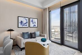 Luxury Apt w Spectacular Burj Khalifa Views