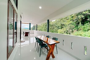 Simangande View & Resto by Staigo