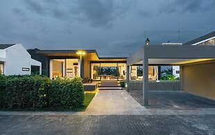 8 Valley KhaoYai