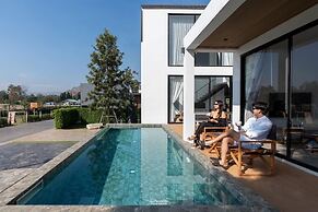 8 Valley KhaoYai
