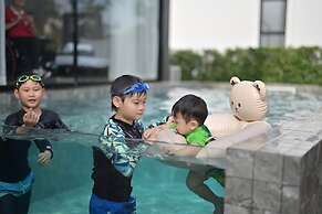 8 Valley KhaoYai