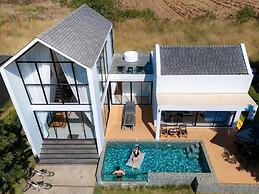 8 Valley KhaoYai