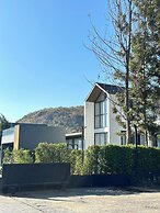8 Valley KhaoYai