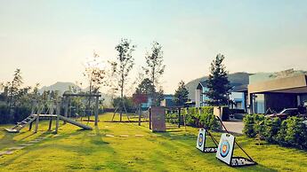 8 Valley KhaoYai
